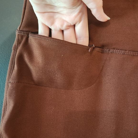 Duluth zipper pocket leggings - Picture 2 of 13